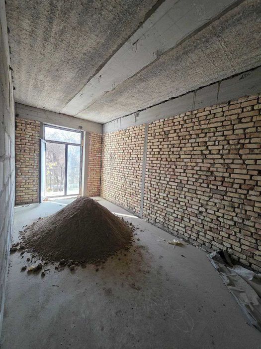 Продаётся 2х комн квартира на 3 этаже Ор-р Пиридастгир