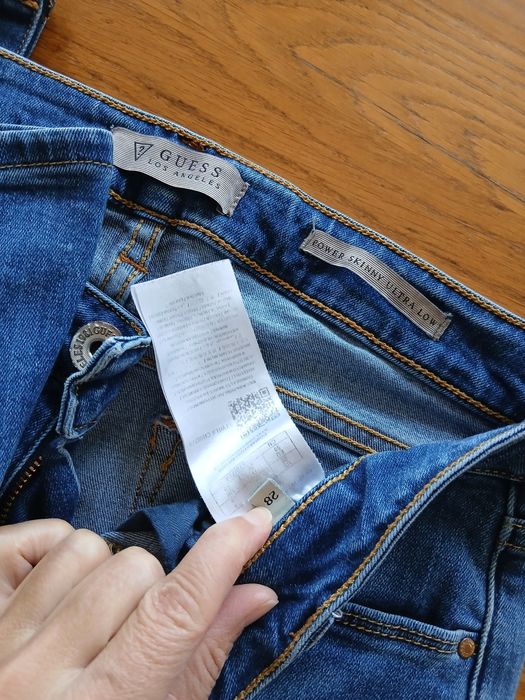 Дамски дънки.Размера е сниман