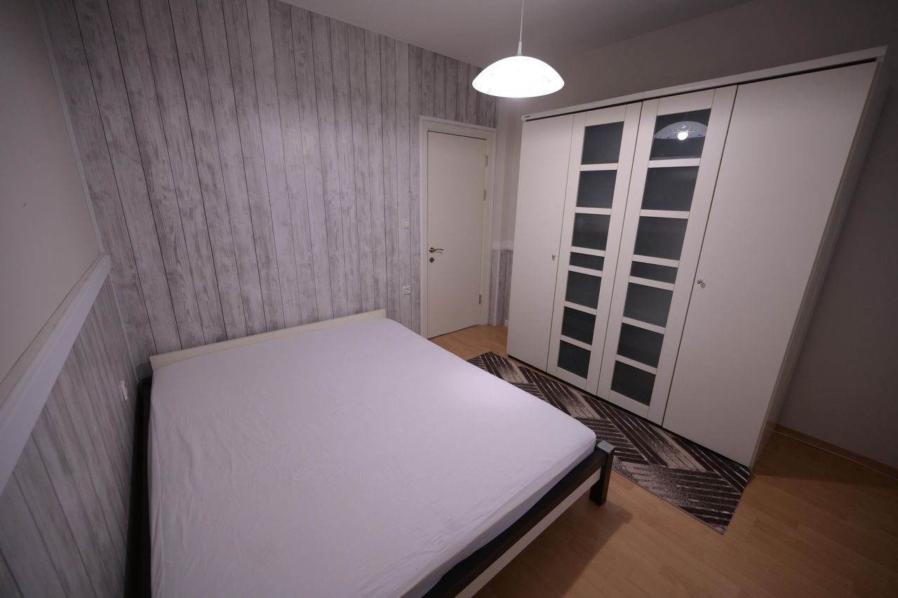 Дава се под наем Тристаен апартамент в Пловдив, Кючук Париж - 90 кв.м за 425 € - Снимка #7