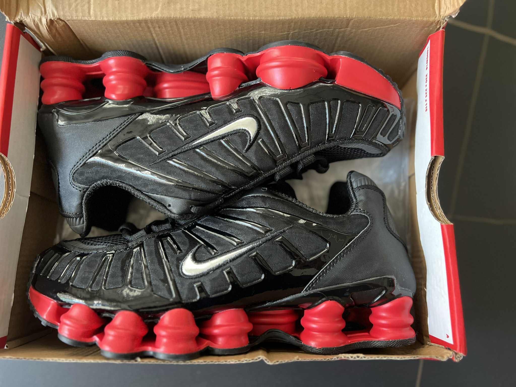 Nike W Shox TL Черни с червена подметка