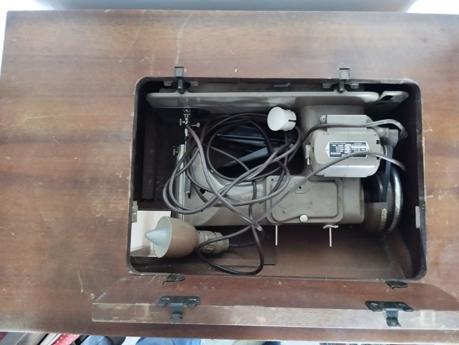 Mașină de cusut singer electrică