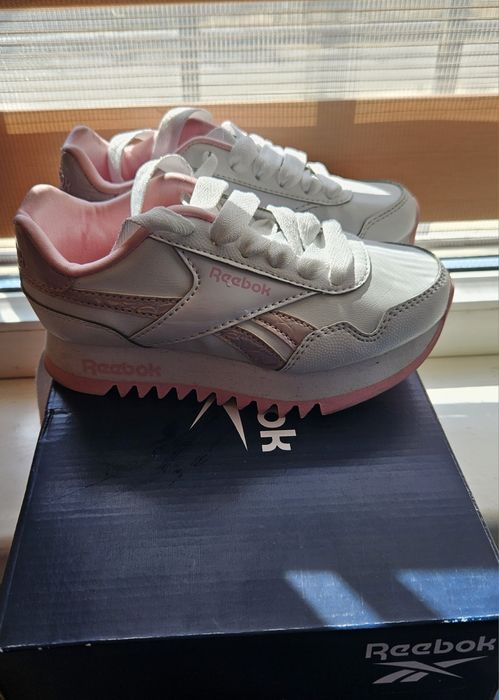 Продаю хороший состоянии  кроссовки  27 размер 16.5см