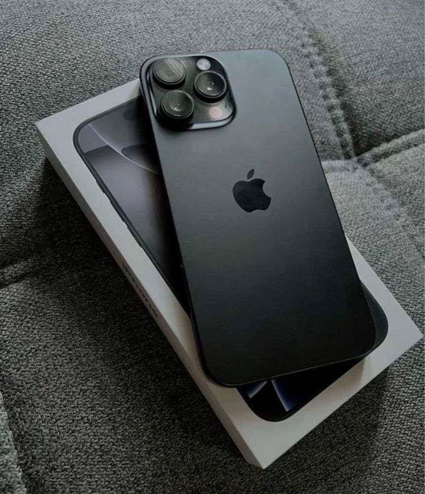 Продаю iPhone 16 Pro Max в новом состояние