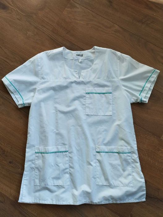 Дамска медицинска туника EМЕЛИ, бяла със зелени кантове, размер L