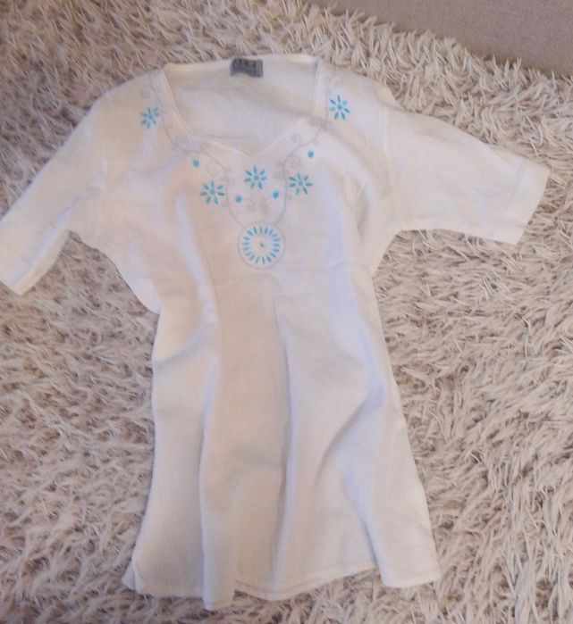 Bluza  (ie ) cu maneca scurta