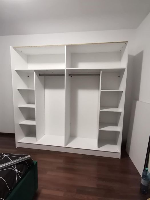 Vând șifonier in stare foarte buna