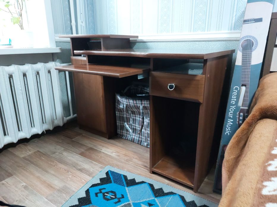 Стол письменный/компьютерный