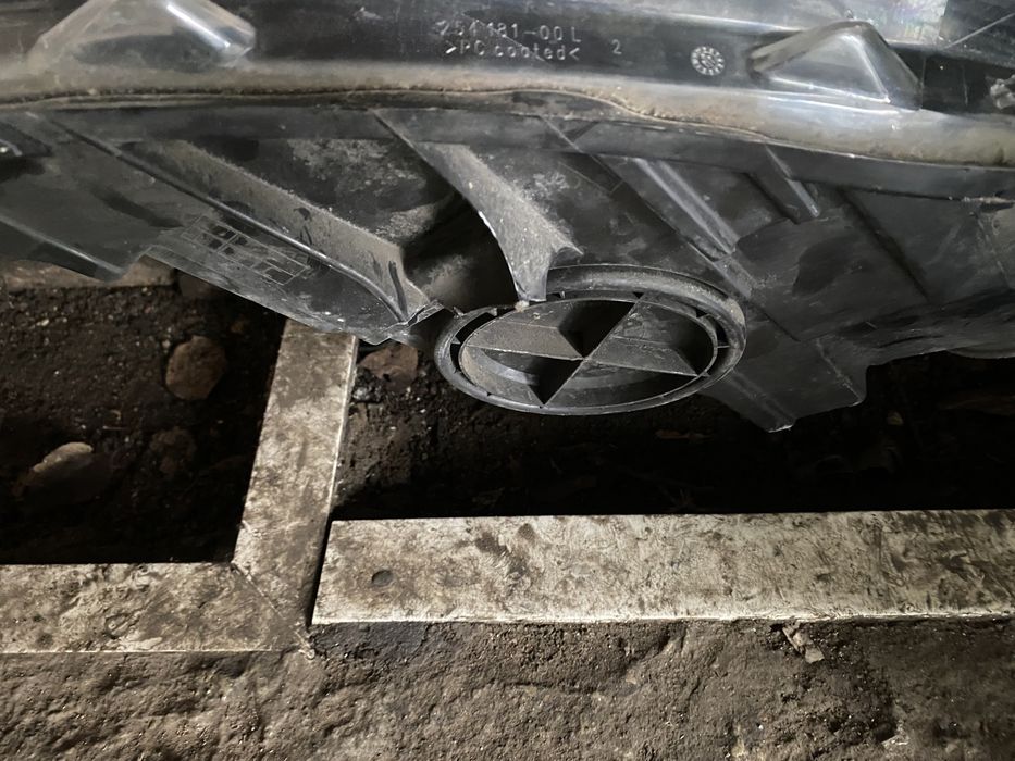 Far Ford fiesta 6 VI 2009 - 2012 far stanga