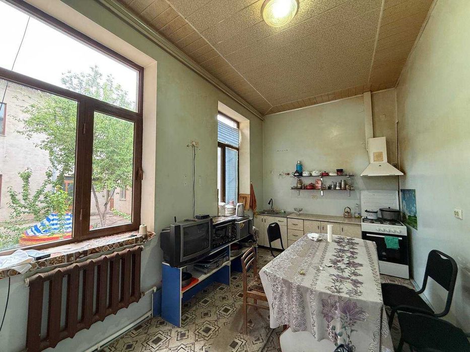 Hashamatli 5 sotiqli hovli sotiladi.