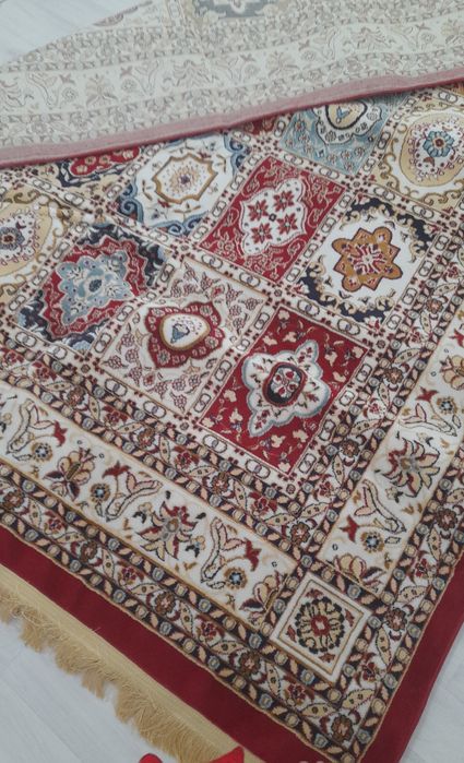 Кілемдер сатылады б/у. Жуылған. Қызыл кілем новый. Әрқайсысы 8000тг