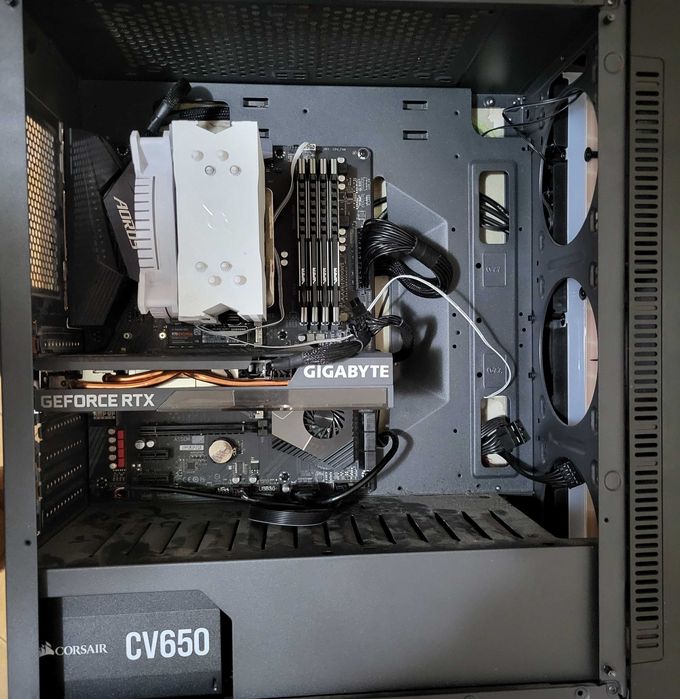 Ryzen 7 5800X + X570 AORUS ELITE + 32GB DDR4 3600 + RTX 3060 12GB