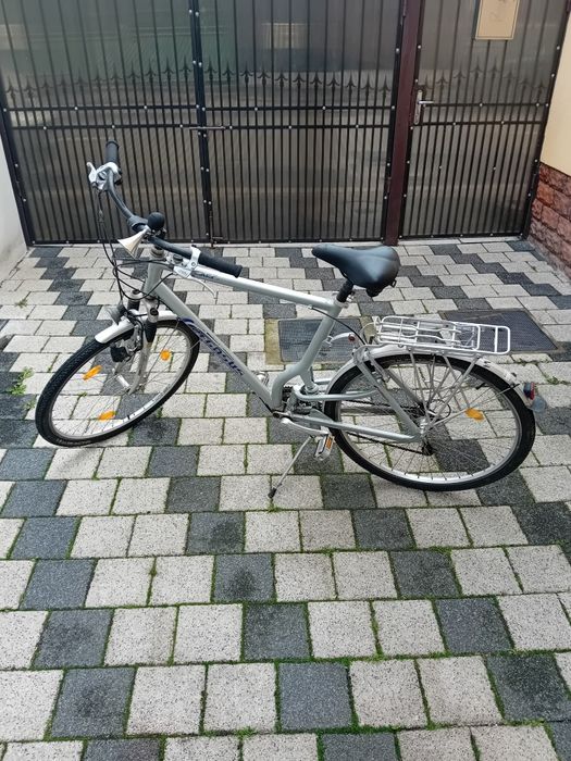Bicicleta Pegasus cu bară și roti 28