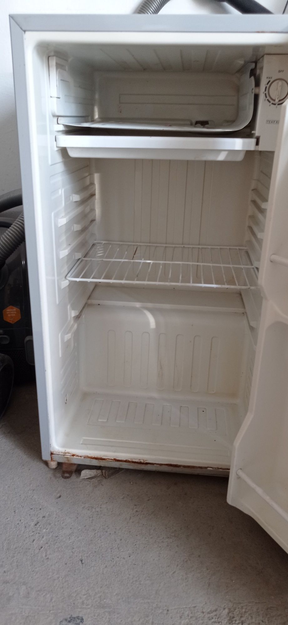 Холодильник  робочии