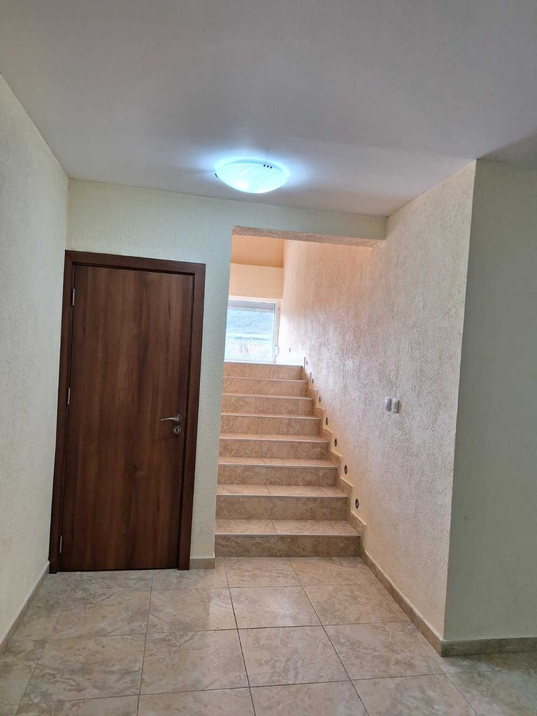 Продава се Къща в Каблешково - 480 кв.м за 730 €/кв.м - Снимка #5