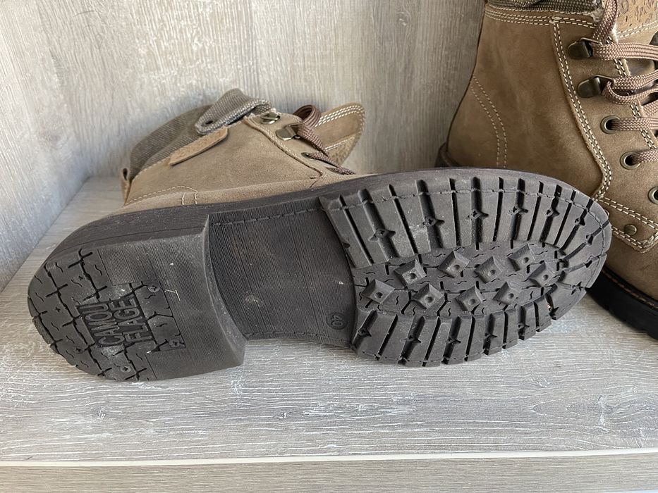 Ghete imblanite din piele marimea 40 noi fara eticheta