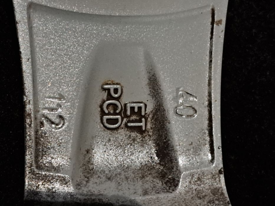 Jante aliaj originale R15 5x112  Enzo cu anvelope iarna.