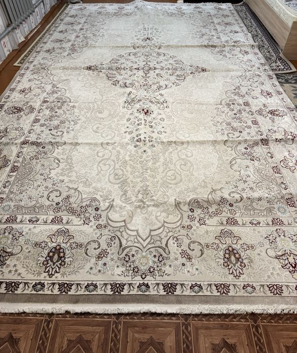 Продам ковер в отличном состоянии