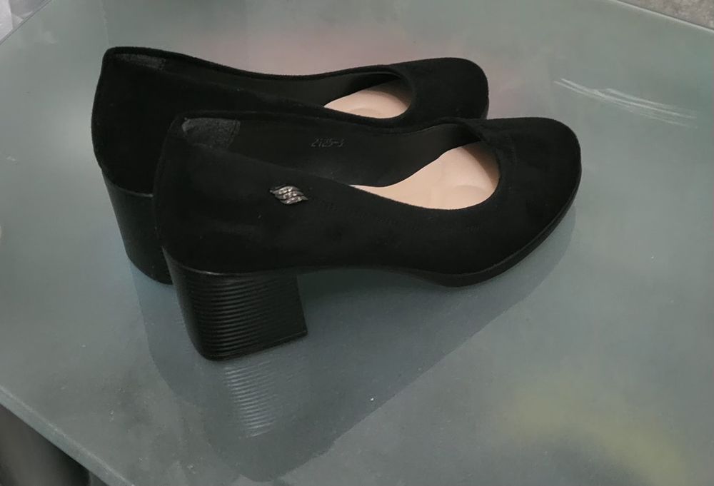 Туфли  замшевые новые