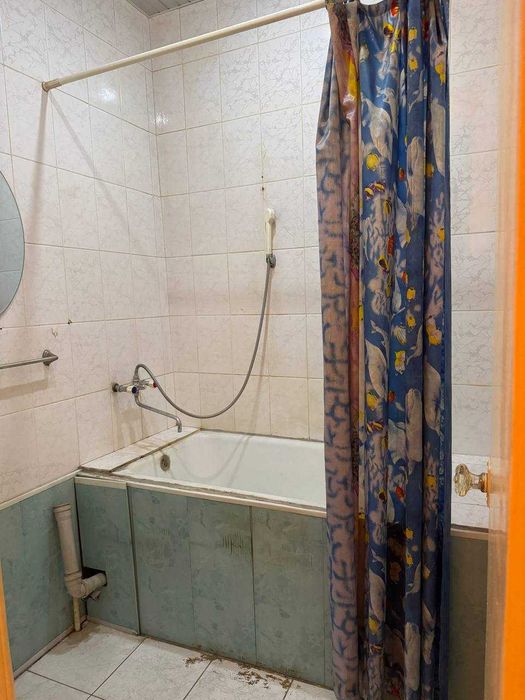 Продаю свою квартиру на Юнусабад-4 (2/2/4), Универсам, Посольство США