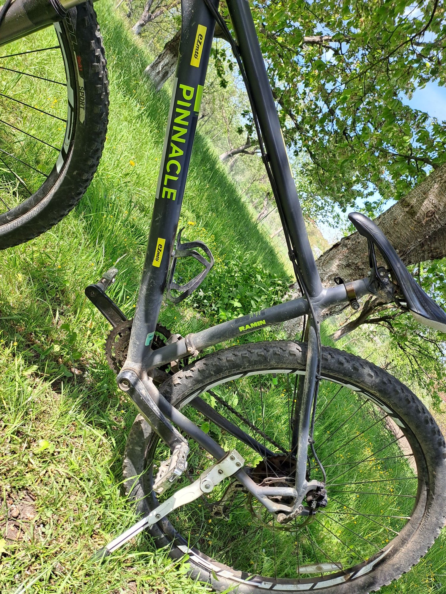 Bicicleta PINNACLE frâni hidraulice pe disc