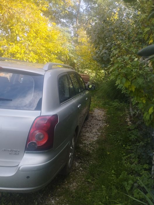 Toyota avensis 2.2