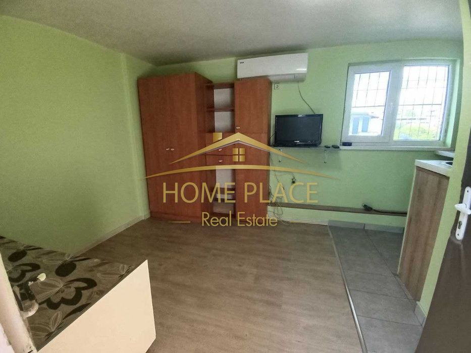 Дава се под наем Едностаен апартамент в Варна, Център - 12 кв.м за 306 € - Снимка #1