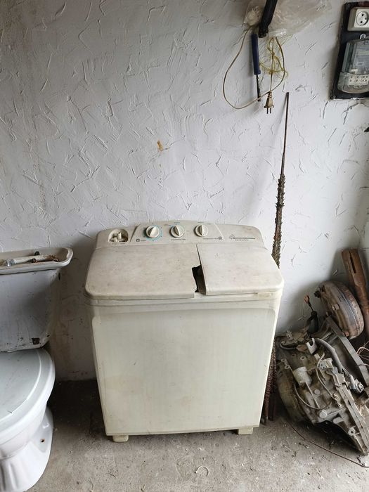 Продам стиральную машину полуавтомат !