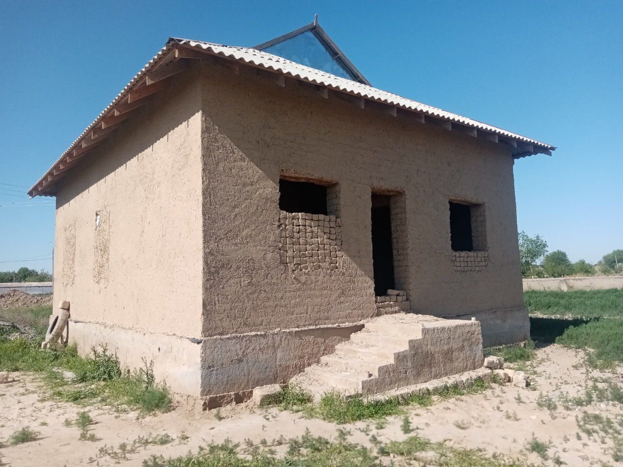 Uchaska sotiladi 4sotix 4xona