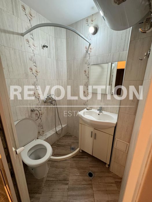 Дава се под наем Едностаен апартамент в Пловдив, Кършияка - 20 кв.м за 325 € - Снимка #1