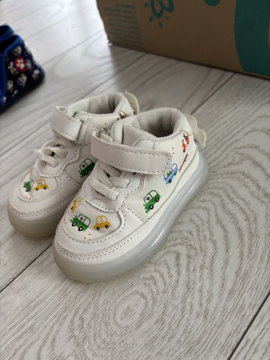 Incaltaminte marimea 22 baiat