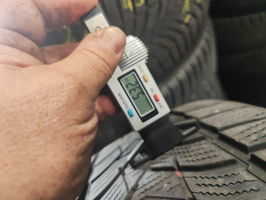 4бр.зимни гуми 235/55/19 Dunlop