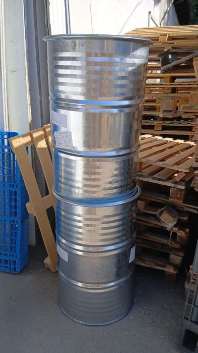 Оцинкованные бочки 200 литровые из под вазелина  с хомутом