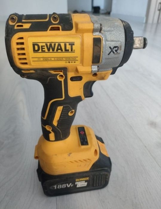 Продаю шуруповерт DeWALT
