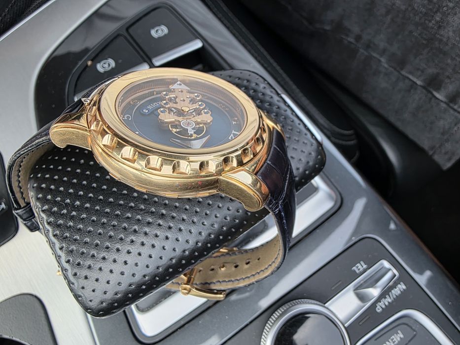 Vand schimb ceas ulysse nardin freak turbilion aur roz diametru 44.5