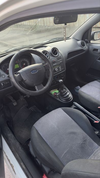 Ford Fiesta 1.4 TDI 68 коня 2007 ЗИМНИ+ЛЕТНИ ГУМИ ПОДАРЪК