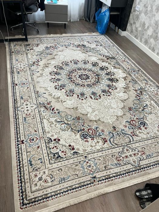 Продам ковер 3.5/2.5 метров