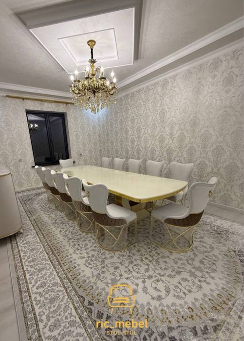 Zal va oshxona kafelar uchun mijalangan stol stul