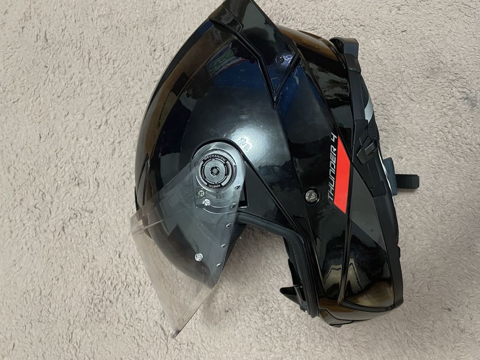 Casca motot mt thunder 4