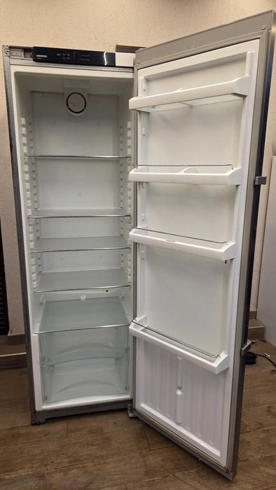 Frigider Liebherr model SKesf 4240 nefuntional