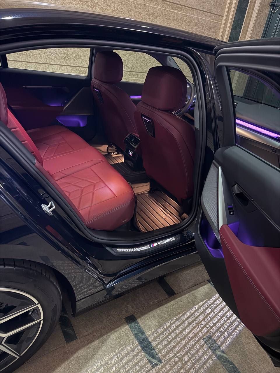 Нотариус BMW i5 35L 2025 йил