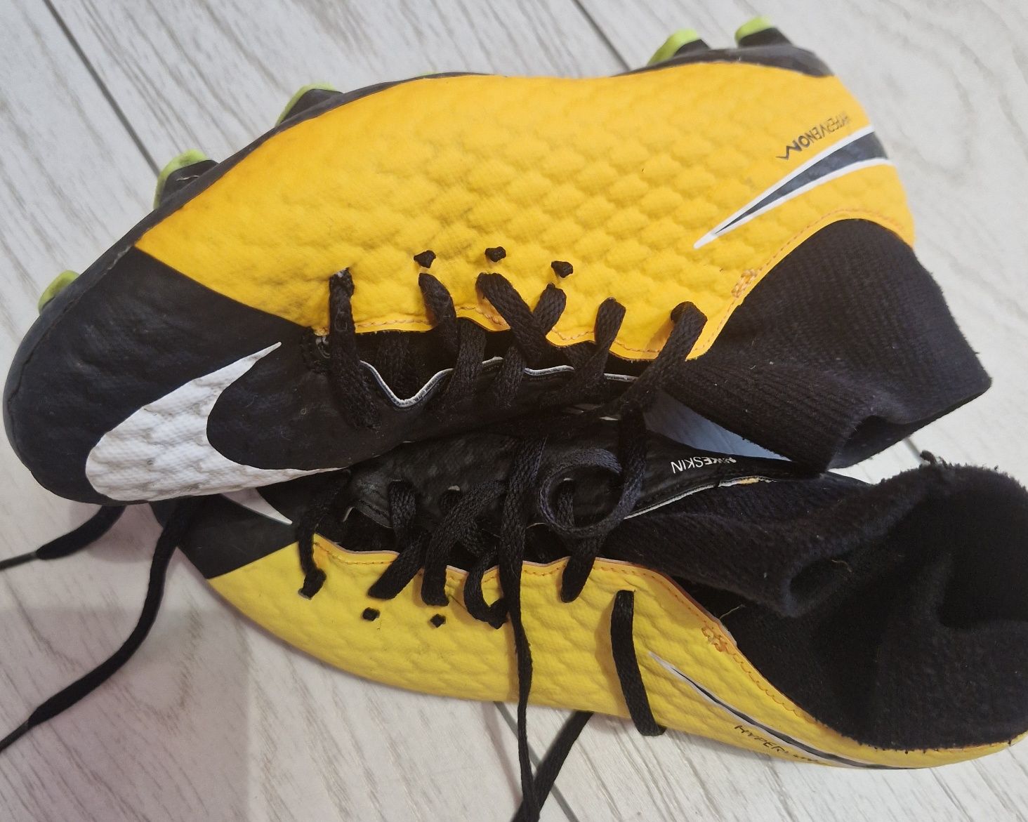 Adidași pentru fotbal