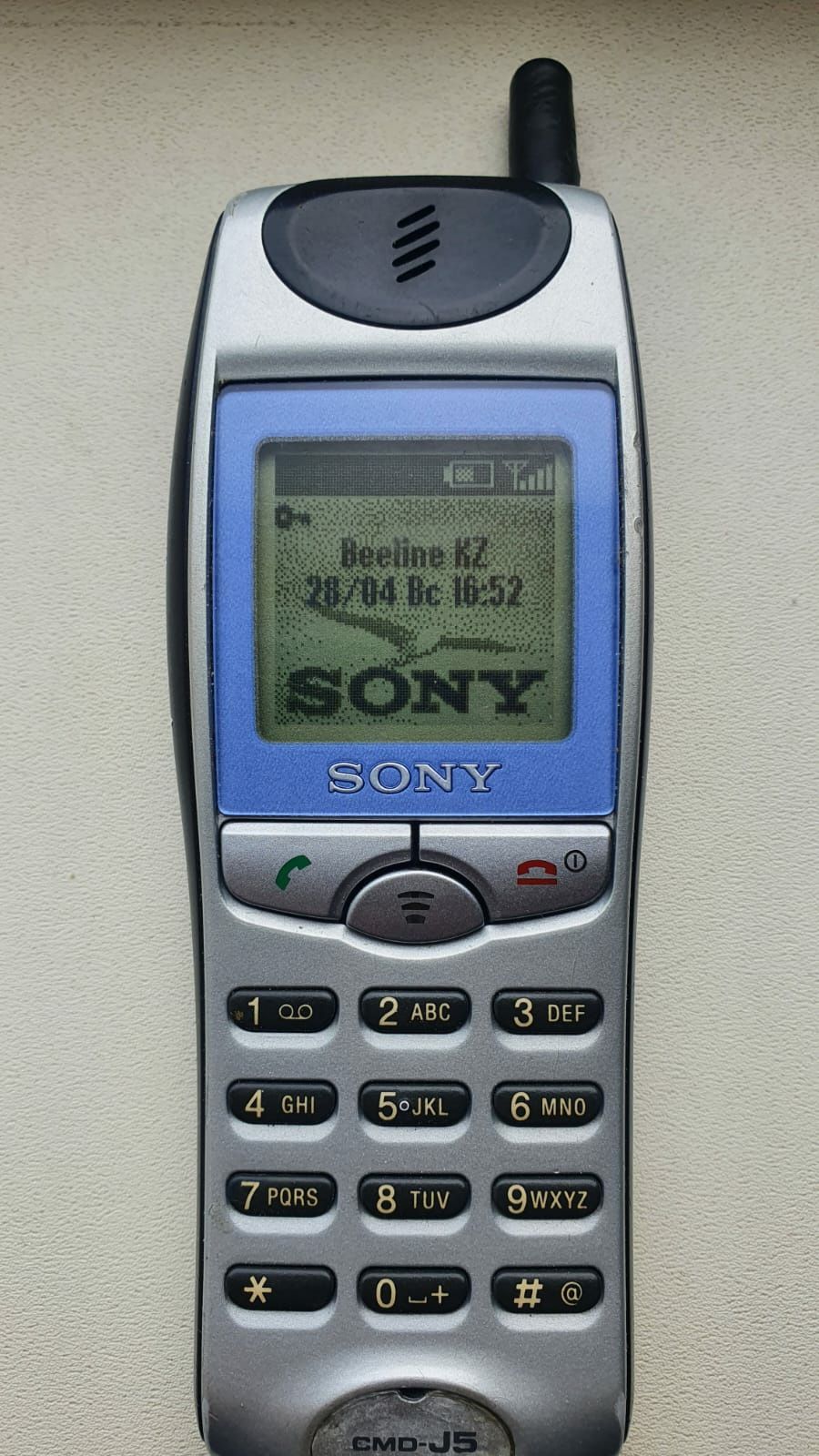 Продам телефон Sony J 5