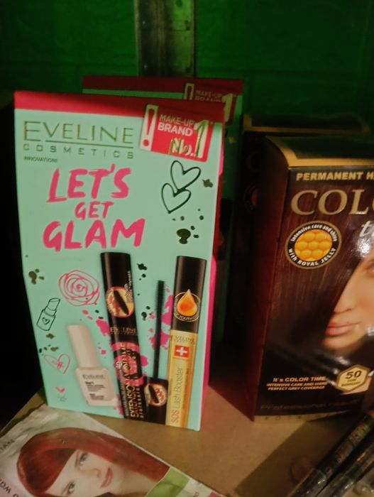 Козметика на Диор и Евелин