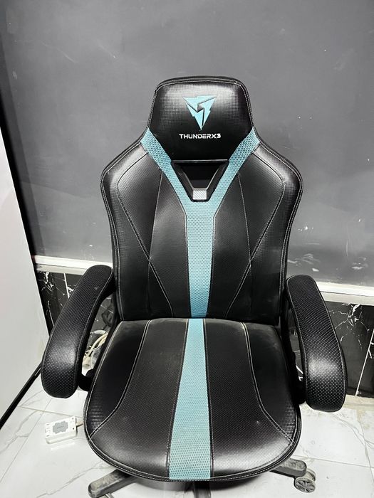 Продам игровые кресло
