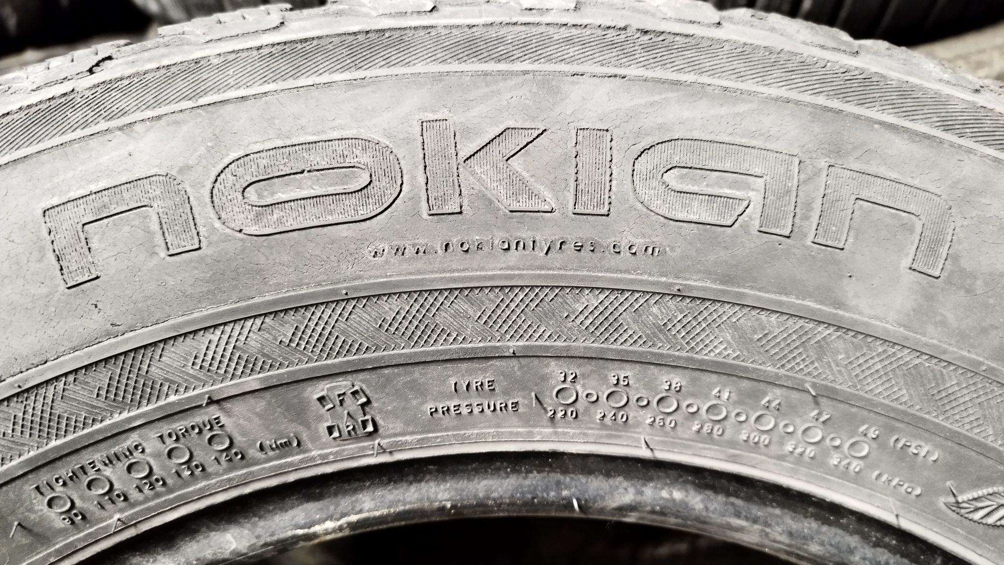Nokian 215/65/16