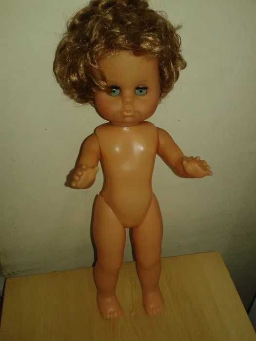 Papusa de colectie cu numar de serie