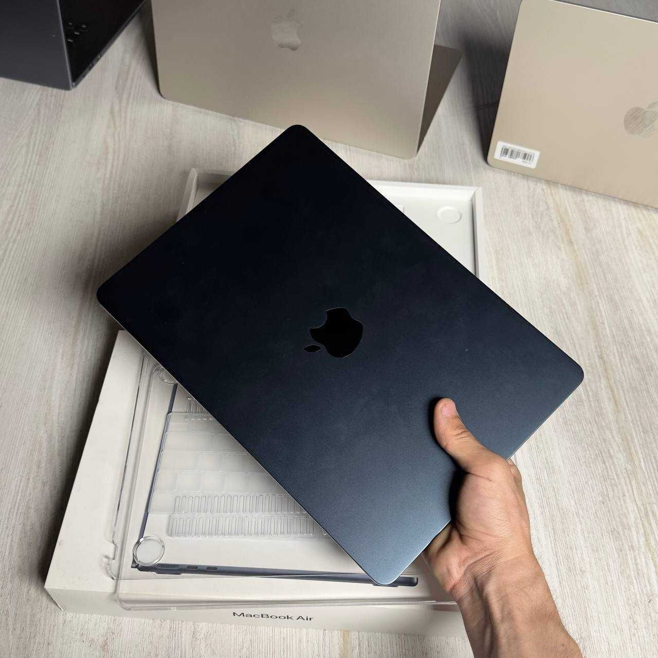 MacBook Air 2024 M3 Full box, 8/256 GB, batareya 100% + Chehol bonus!