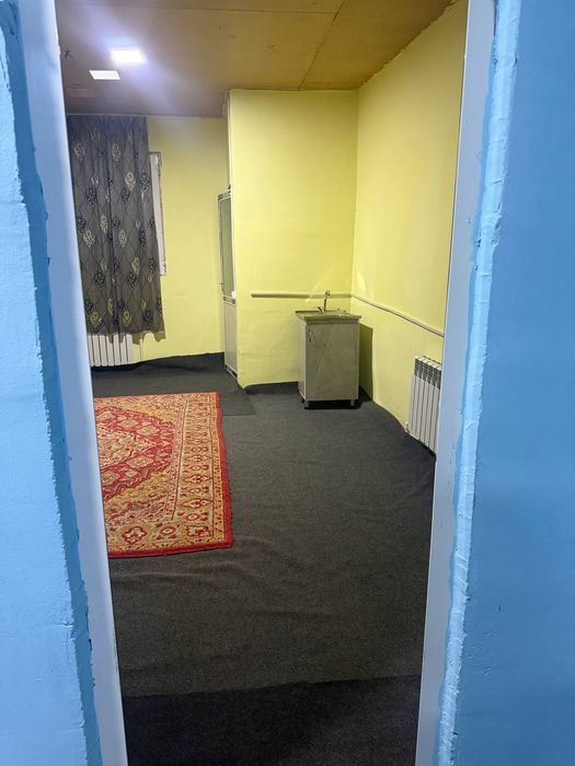 Аренда 6 хонали ховлидан 2 та хонаси берилади