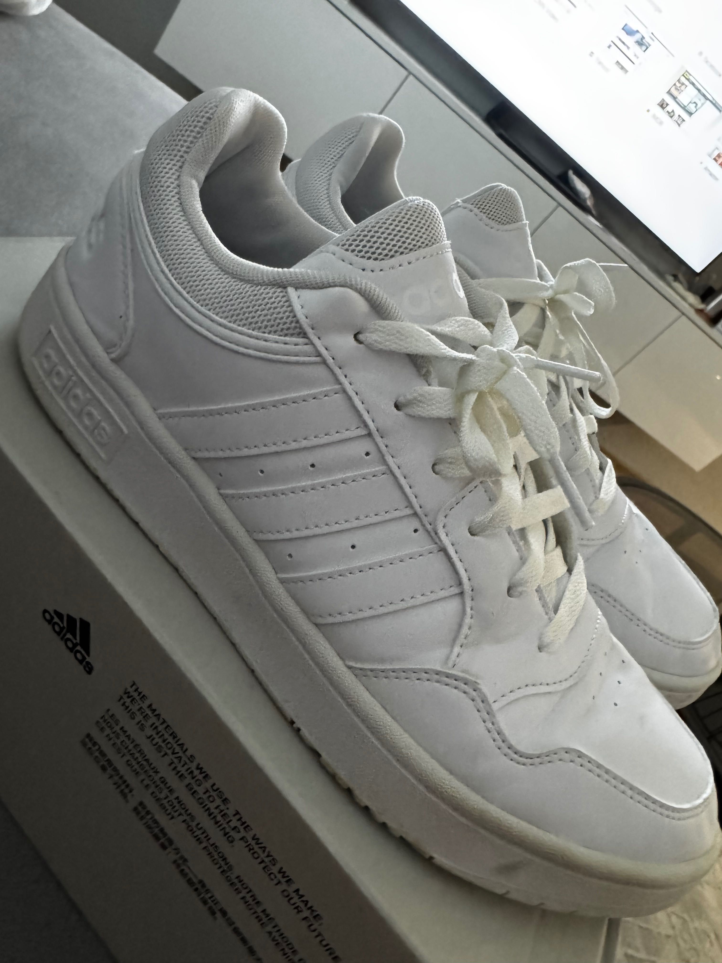 Спортни обувки Adidas Hoops 3.0