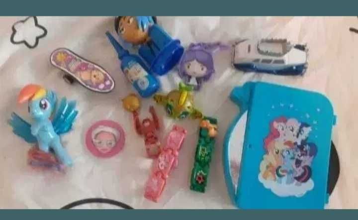 Lot jucarii mici - mai multe colectii